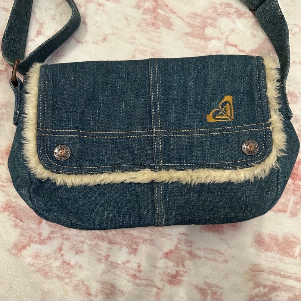Vintage Y2K ROXY Denim Shoulder Bag with Faux Fur Trim - Picture 3 of 10